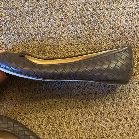 Bottega Veneta Leather Flats! 🥿 - Picture 8 of 13